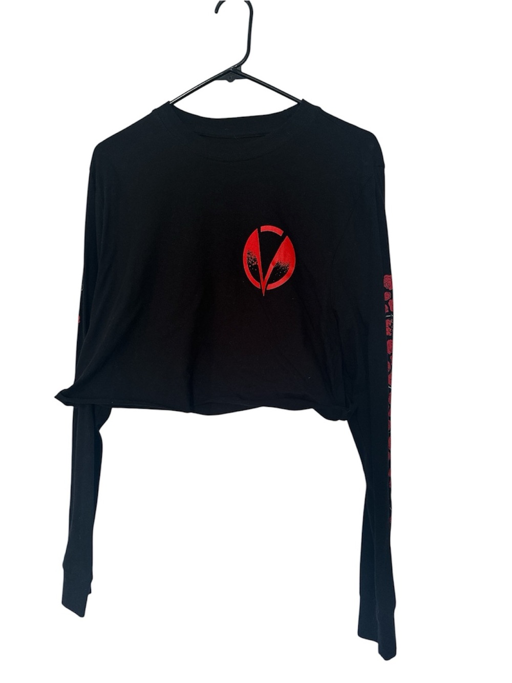 Borderlands Cropped Long-Sleeve Graphic Tee with Red Emblem
